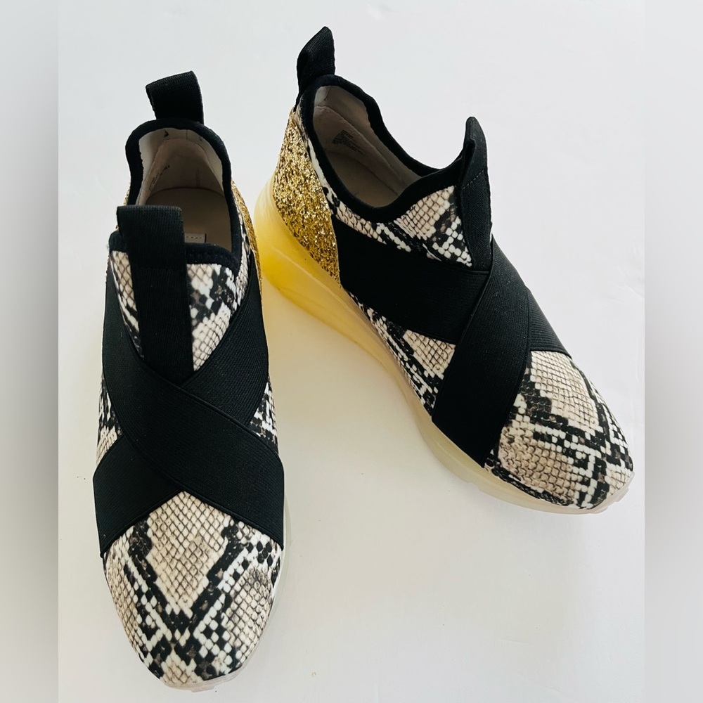 STEVE MADDEN ‘Cryme’ Black/ Gold High-Top Sneakers with Snakeskin Print Size 7